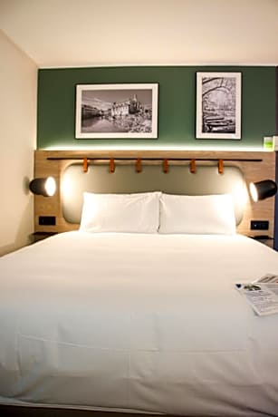 Superior Double Room with One Double Bed and One Junior Bed