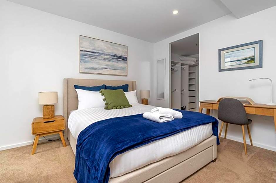 Modern 2BR Apartment in the Heart of the City - Hosted by Canstay