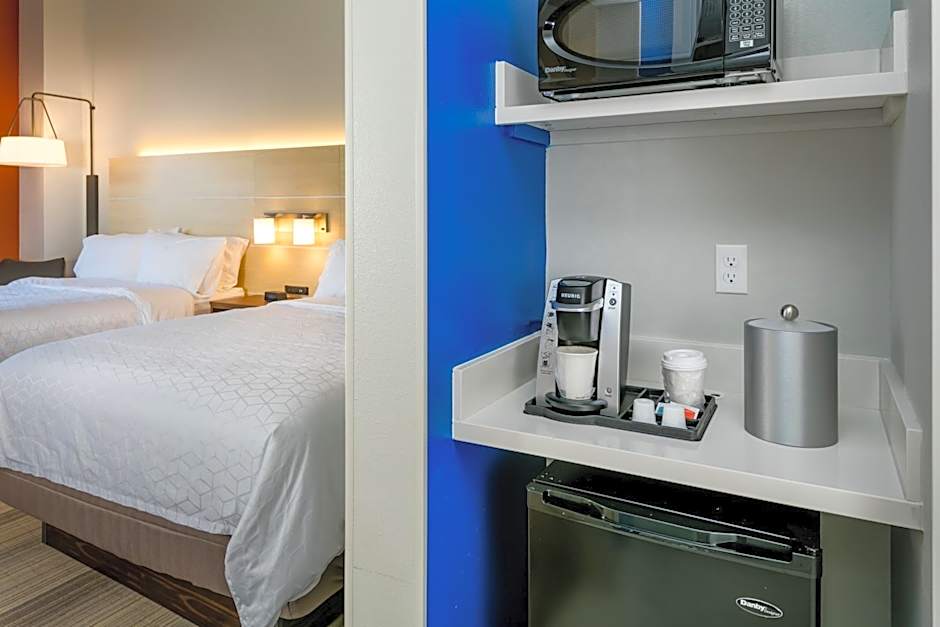 Holiday Inn Express & Suites Bend South By IHG