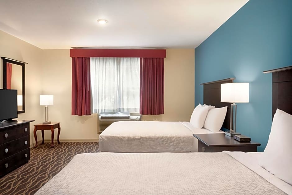 Days Inn and Suites by Wyndham Sikeston
