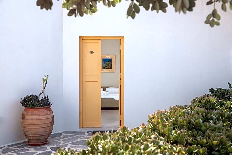 Proteas Hotel & Suites