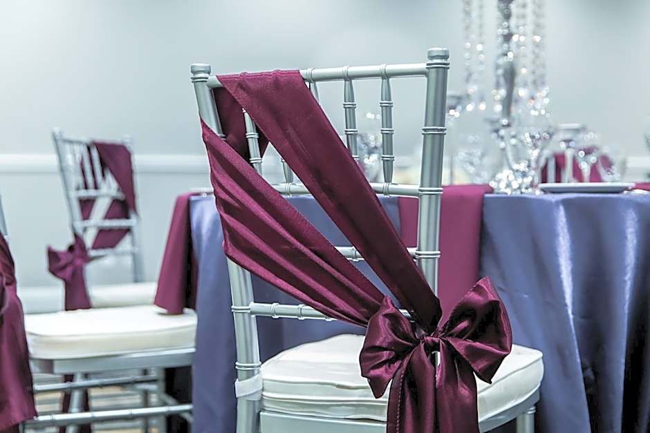 Cambridge Hotel and Conference Centre