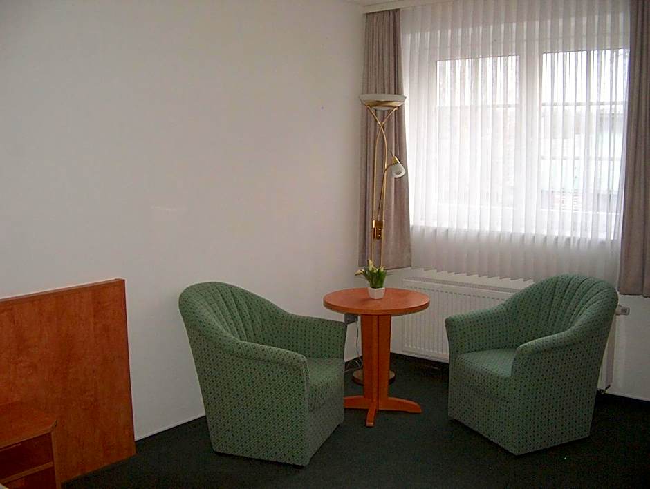 Alter Dorfkrug Am Kanal