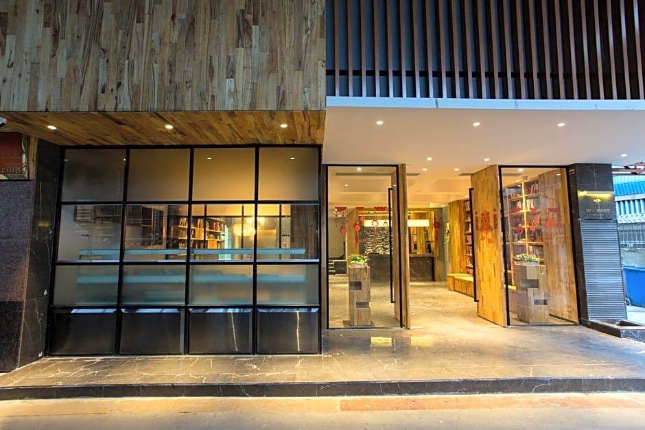 V8 Zi Yuan Gang Branch – Guangzhou (Canton), IA