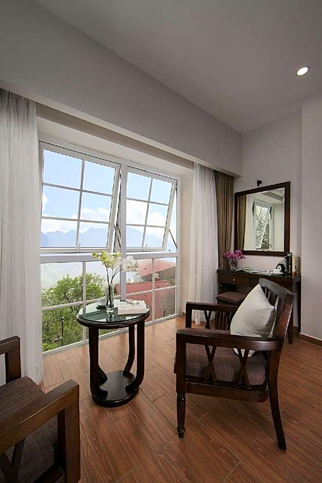 Azure Sapa Hotel