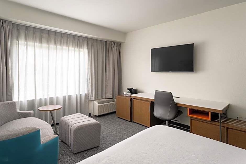 Courtyard by Marriott Brunswick
