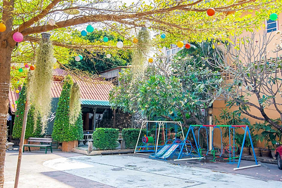 OYO 534 Phasuk Hotel