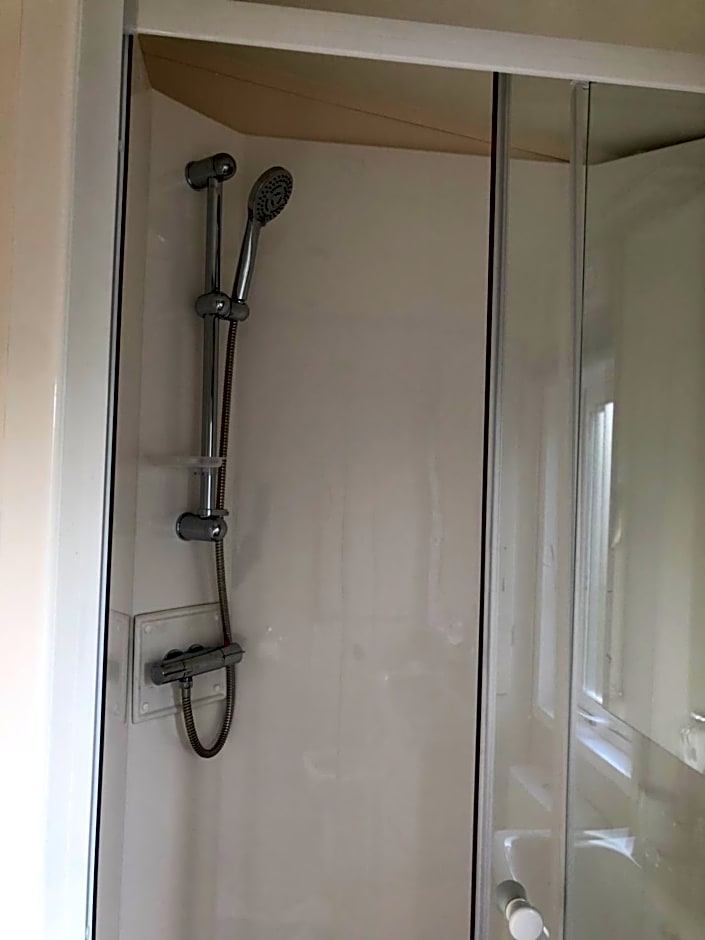 Moonlight Ridge -2 bedroom lodge with hot tub