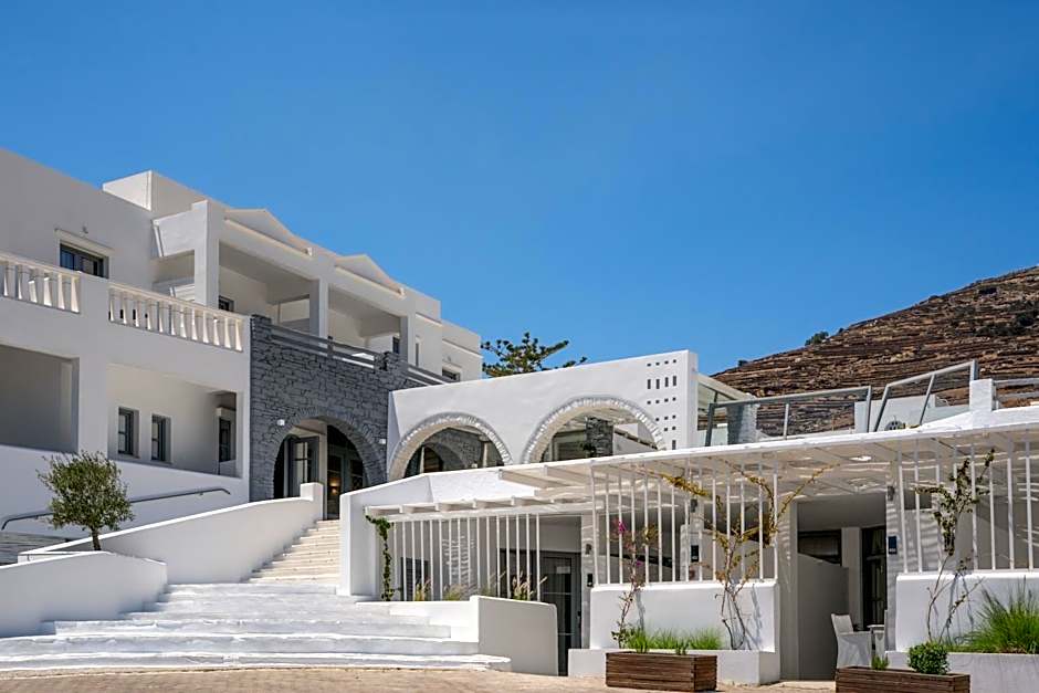 Mr and Mrs White Tinos