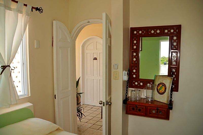 Hotel Bucaneros
