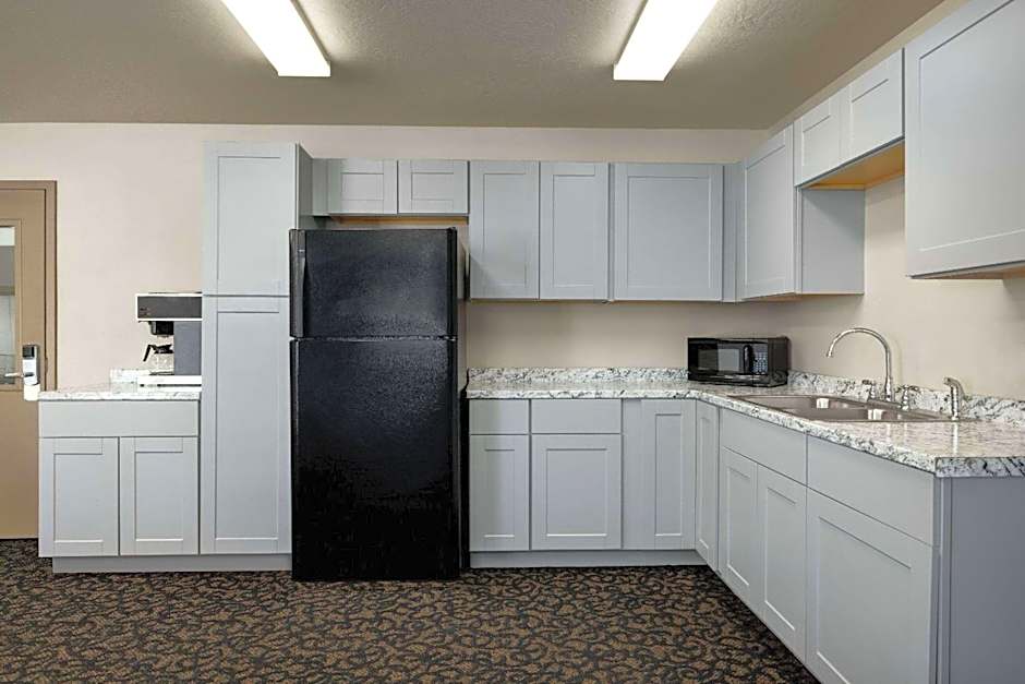 Travelodge by Wyndham Vaughn