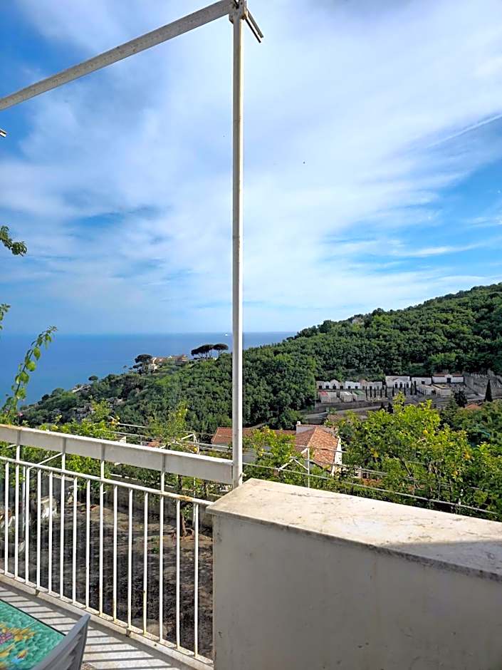 Casa Ninà- Camere con Vista Mare e Terrazza a Raito, Costiera Amalfitana