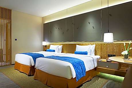 1 King Bed Standard Balcony