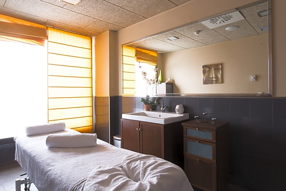 Fun Aragon Hills Hotel & Spa