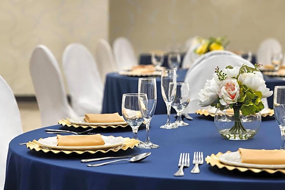GARNER HOTEL TOTOWA by IHG