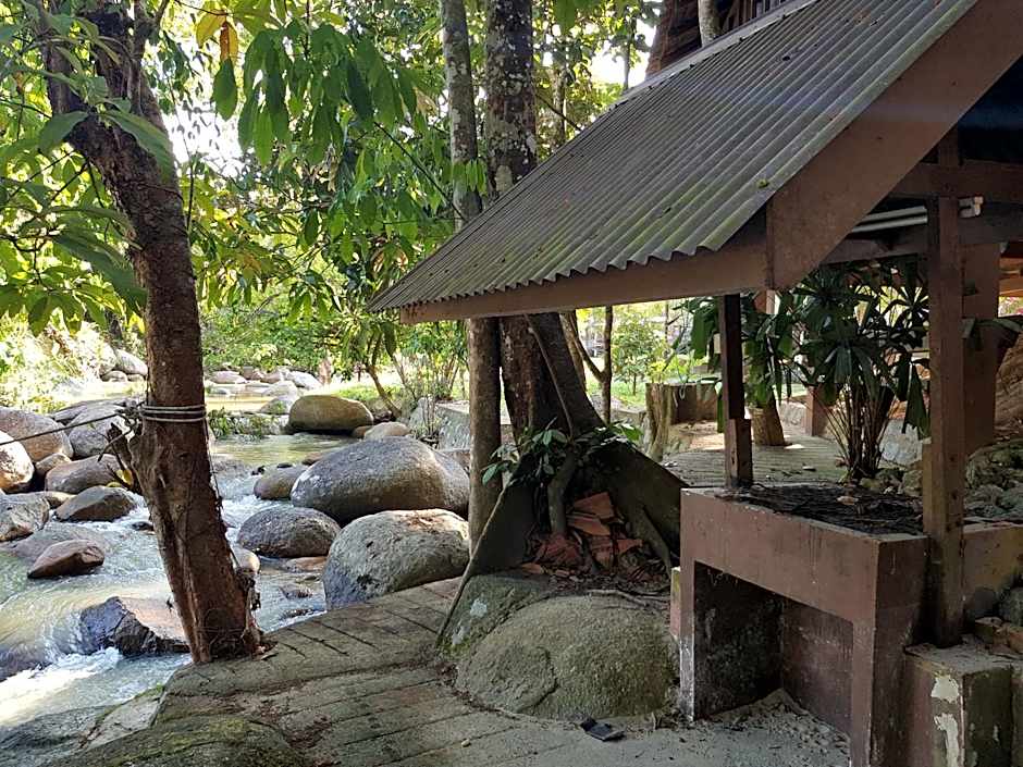D'Impiana Riverview Chalet # Lenggong
