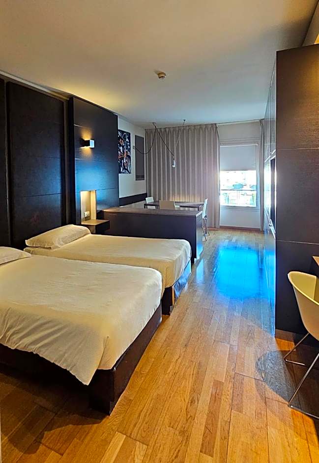 Wall Art Hotel & Residence