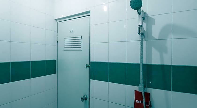 RedDoorz @ Buah Batu 3