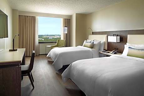 Concierge Level Guest Room with Concierge Lounge Access