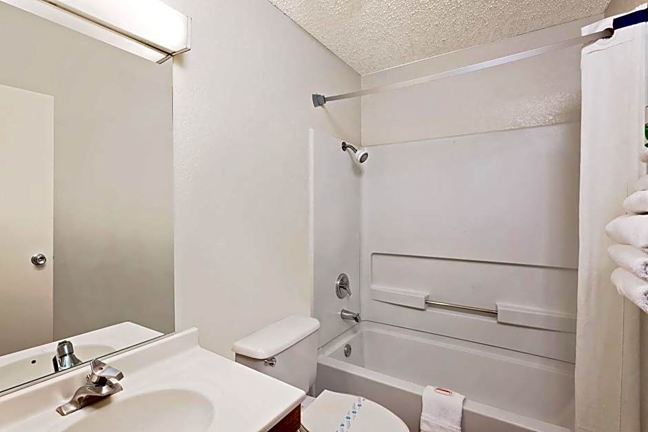 Super 8 by Wyndham Yucca Val/Joshua Tree Nat Pk Area