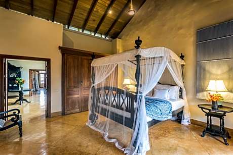 Deluxe Suite with Sea View