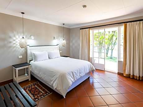 Comfort Queen Room