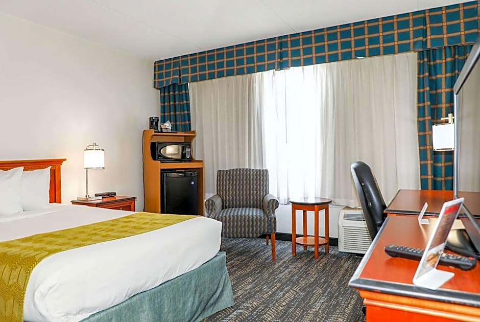 Ramada by Wyndham Cumberland Downtown