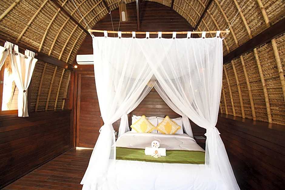 Sunset Coin Lembongan