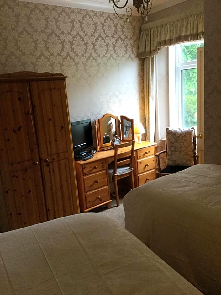 Inverlochy Villas (Adults Only)