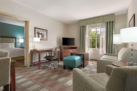 2 King Hearing Accessible Suite Non-Smoking