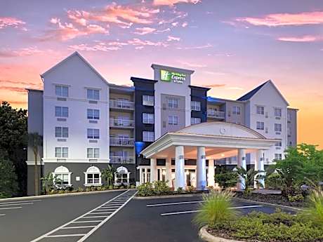 Holiday Inn Express & Suites Lakeland North - I-4 By IHG