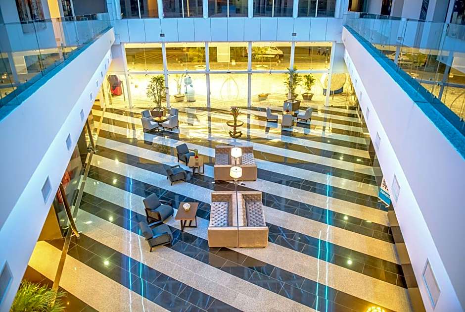 Wyndham Manta Sail Plaza Hotel and Convention Center