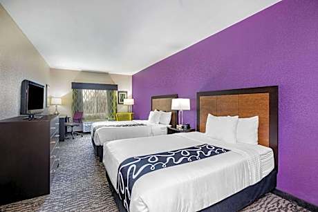 Deluxe Queen Room with Two Queen Beds