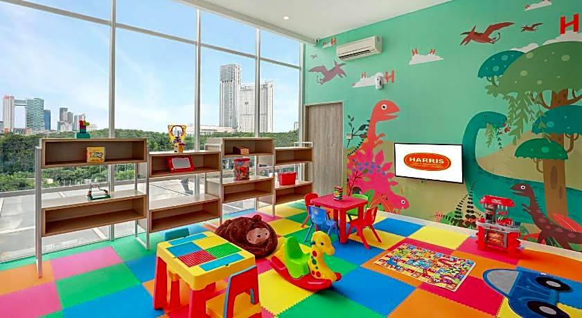 HARRIS Hotel & Conventions Bundaran Satelit Surabaya