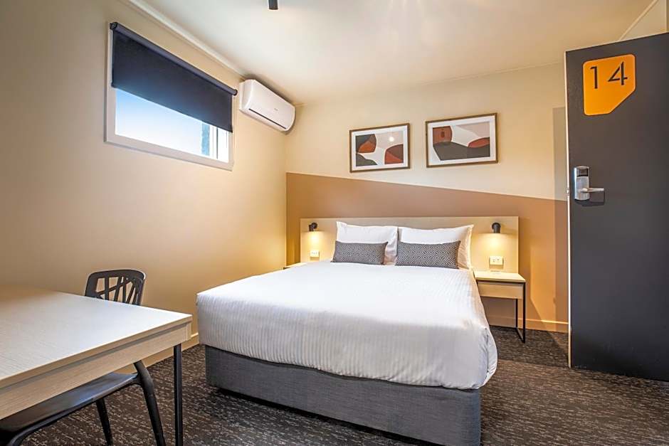 Nightcap at Manhattan Hotel