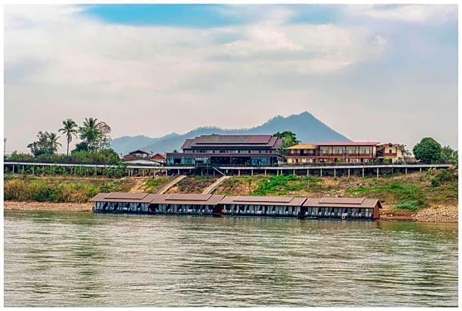 Riverside Chiangkhan