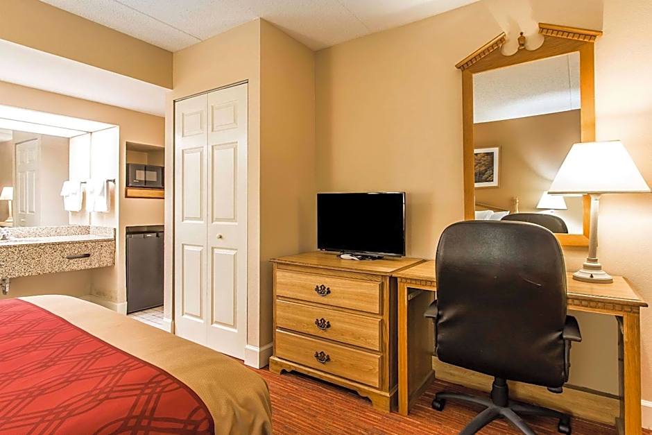 Econo Lodge Inn & Suites Huntsville University Area