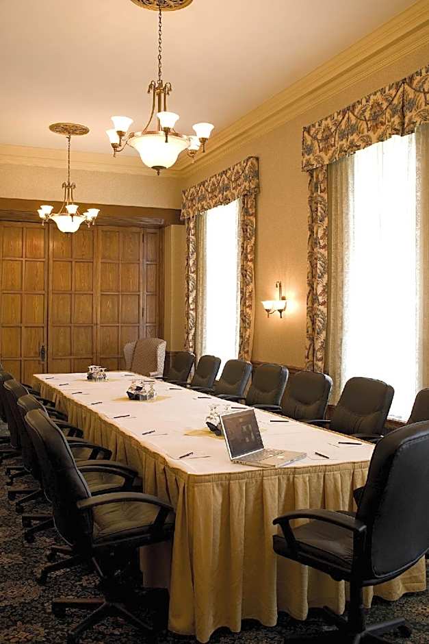 Delta Hotels Bessborough