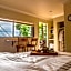 The Fraser River's Edge B&B Lodge