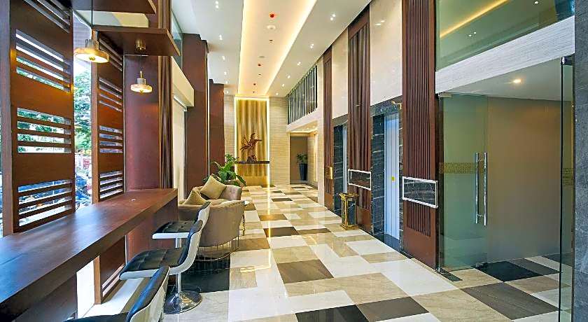 J7 Plaza Hotel