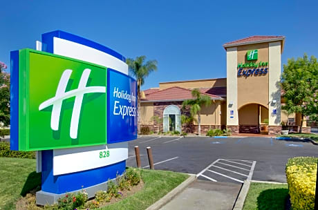 Holiday Inn Express Oakdale By IHG