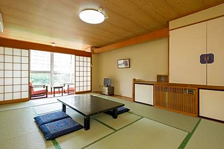Japanese-Style Room or Room with Tatami Area with Shared Bathroom and River View - Non-Smoking