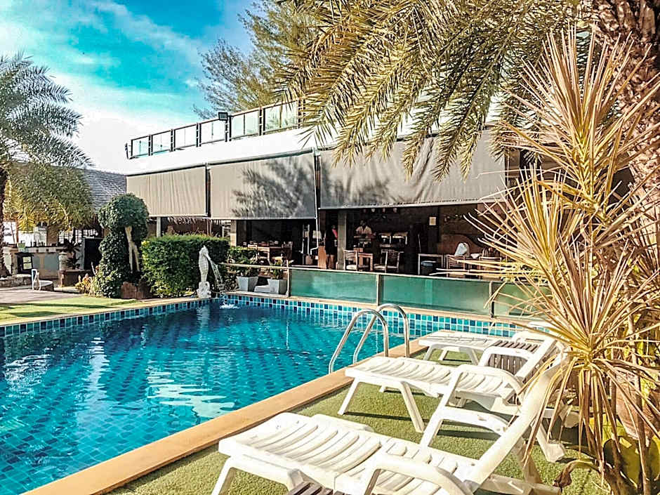 Phi Phi Nice Beach Hotel Hip