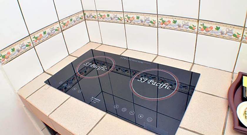 Promenade Service Apartment