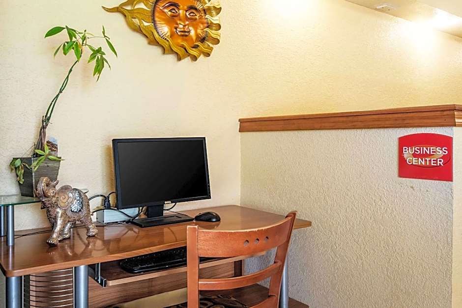 Econo Lodge Cloverdale