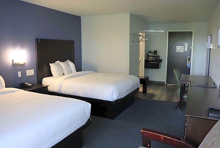 Travelodge by Wyndham Milwaukee