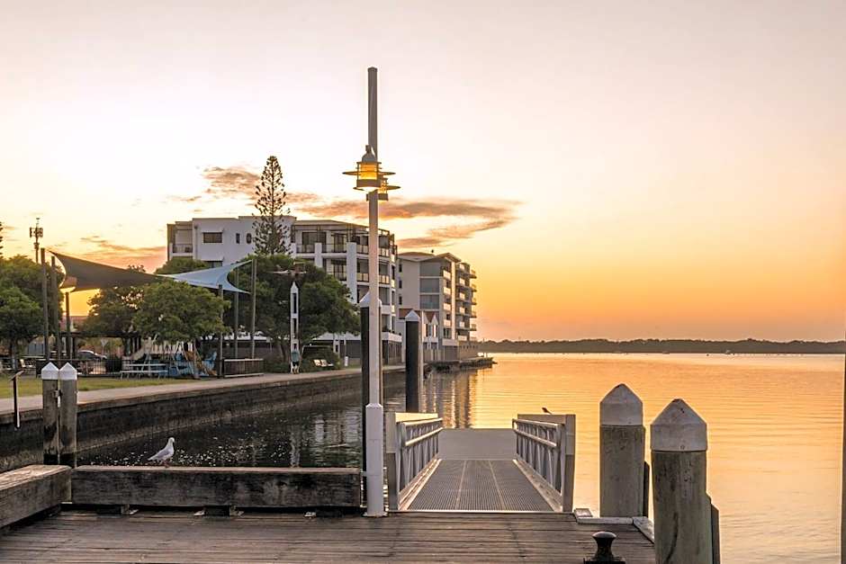 Riverside Holiday Apartments