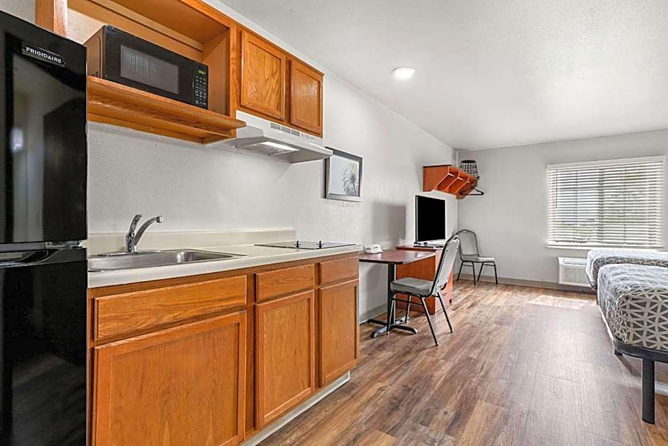 WoodSpring Suites Tulsa