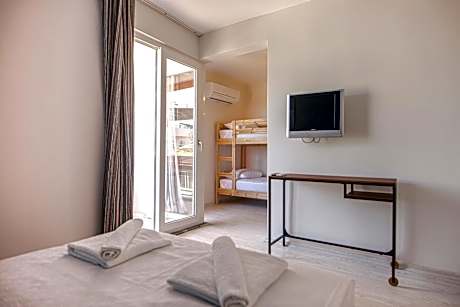 Classic Quadruple Room