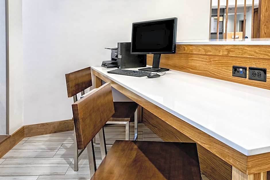 Holiday Inn Express & Suites Round Rock - Austin N